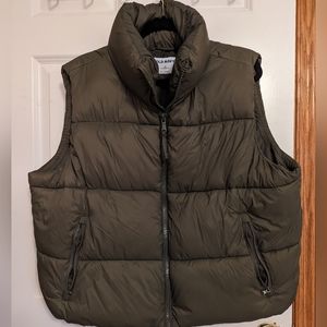 Old Navy sz XL dark green zip up puffer vest with pockets